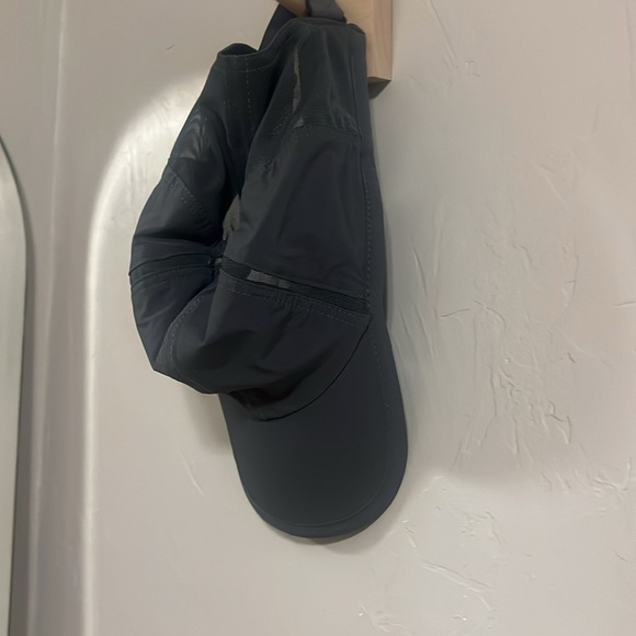 Rhone grey adjustable cap one size with maroon logo on front - Picture 5 of 7